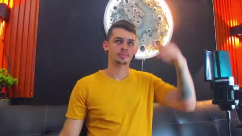 Damian Oliver online show from March 2025 03:12:02 AM