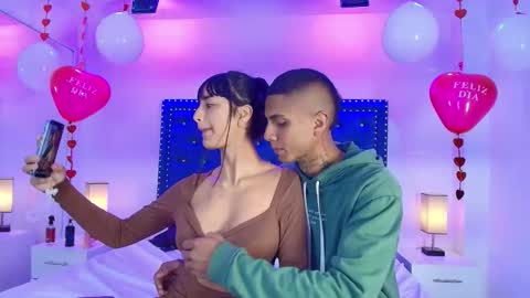 Snapshot of damian_and_roxanne chatting on February 2026 12:42:01 PM DAMIAN AND ROXANNE. online show from February 2026 12:42:01 PM