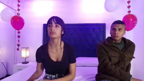 Snapshot of damian_and_roxanne chatting on February 2026 12:34:02 PM DAMIAN AND ROXANNE. online show from February 2026 12:34:02 PM