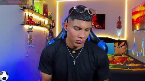 Snapshot of damian_latinxxx chatting on June 2026 09:03:02 AM Damian online show from June 2026 09:03:02 AM