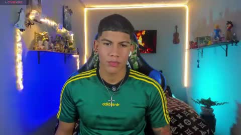 Snapshot of damian_latinxxx chatting on July 2026 09:00:02 AM Damian online show from July 2026 09:00:02 AM