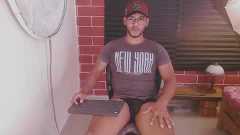 instagram damiannreed. online show from January 2025 05:47:02 PM