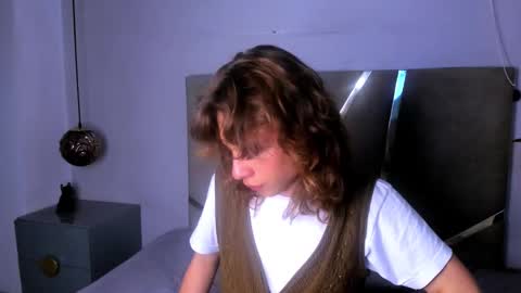 damiennoir online show from November 2025 07:49:02 PM