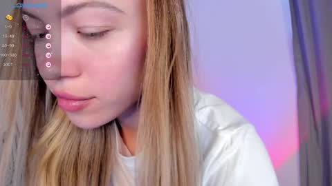 Snapshot of damn_cutie chatting on May 2026 11:40:01 AM Tiana online show from May 2026 11:40:01 AM