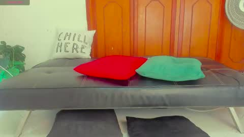 Kary-- independent model Schedule 0530am-1000am colombian time online show from December 2024 03:26:02 PM