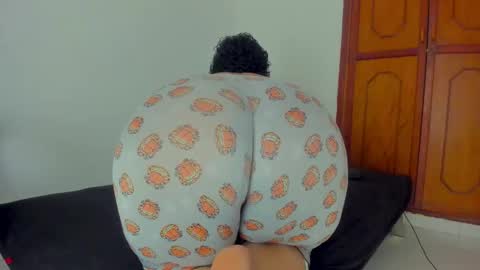 Kary-- independent model Schedule 0530am-1000am colombian time online show from October 2025 10:00:02 PM