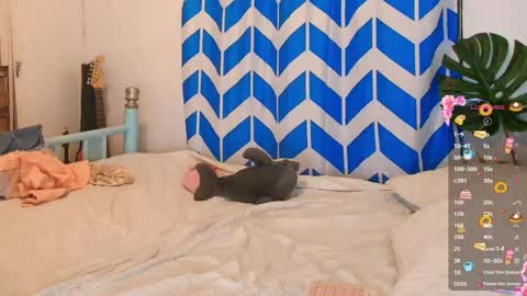 damn_milaa online show from May 2026 07:35:01 AM