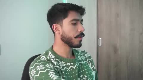 Snapshot of damon_frost chatting on December 2024 08:58:02 PM damon_frost online show from December 2024 08:58:02 PM