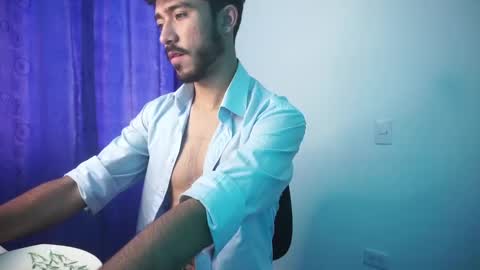 Snapshot of damon_frost chatting on January 2025 04:00:01 PM damon_frost online show from January 2025 04:00:01 PM