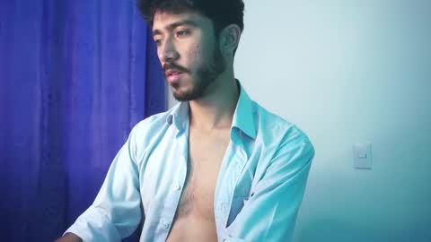 Snapshot of damon_frost chatting on January 2025 07:02:02 PM damon_frost online show from January 2025 07:02:02 PM