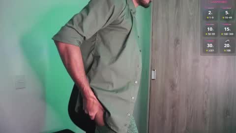 Snapshot of damon_frost chatting on January 2025 02:01:01 AM damon_frost online show from January 2025 02:01:01 AM