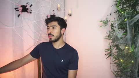 Snapshot of damon_frost chatting on October 2025 10:54:02 PM damon_frost online show from October 2025 10:54:02 PM