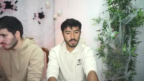 Snapshot of damon_frost chatting on October 2025 07:05:01 PM damon_frost online show from October 2025 07:05:01 PM