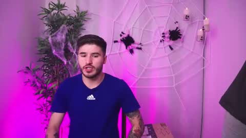 Snapshot of damon_frost chatting on October 2025 10:39:02 PM damon_frost online show from October 2025 10:39:02 PM