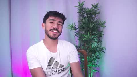 Snapshot of damon_frost chatting on November 2025 10:09:02 PM damon_frost online show from November 2025 10:09:02 PM