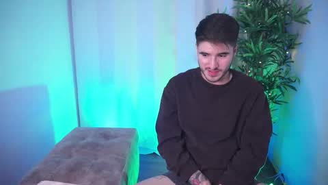 Snapshot of damon_frost chatting on November 2025 10:21:01 PM damon_frost online show from November 2025 10:21:01 PM