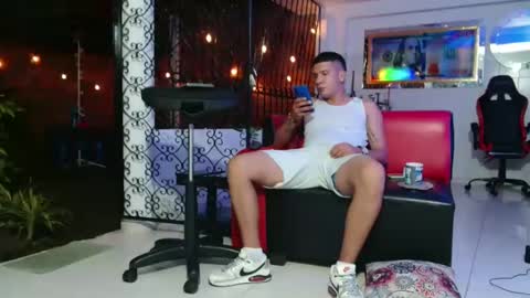 damyan_2003 online show from February 2025 04:16:02 AM