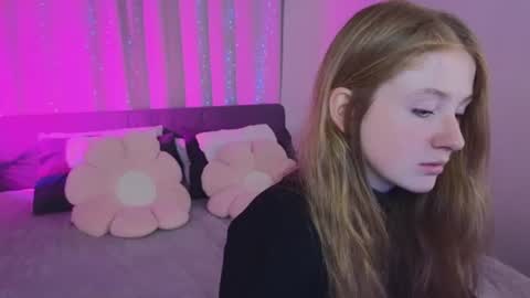 dan1ella_sun online show from June 2026 03:35:02 PM