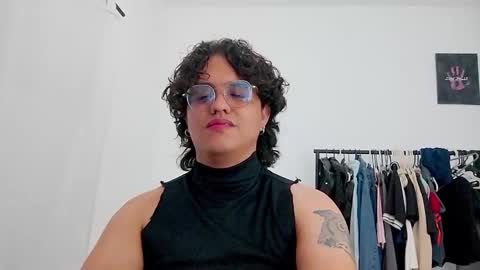 Snapshot of dan_blous chatting on February 2026 03:05:01 AM Diane Blosson online show from February 2026 03:05:01 AM