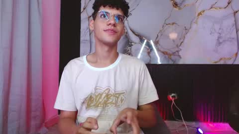 Daniel  online show from November 2025 03:39:02 AM