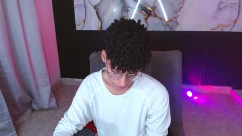 Daniel  online show from November 2025 02:03:01 AM