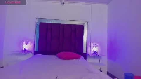 Snapshot of danaandthamaraangels chatting on March 2025 09:48:01 PM online show from March 2025 09:48:01 PM