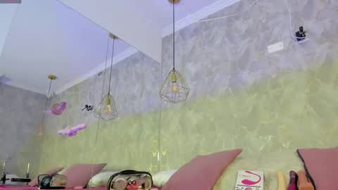 Snapshot of danaandthamaraangels chatting on November 2025 09:37:01 PM online show from November 2025 09:37:01 PM