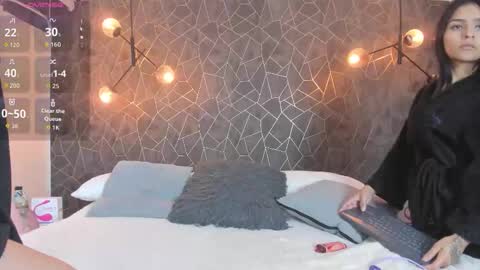 Snapshot of danaandthamaraangels chatting on November 2025 12:21:02 AM online show from November 2025 12:21:02 AM