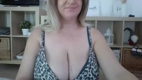 DanaHotMILF online show from February 2025 12:03:02 PM