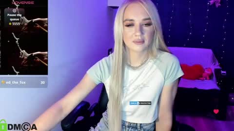 Snapshot of dances_queen chatting on July 2026 07:13:01 AM dances_queen online show from July 2026 07:13:01 AM