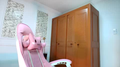 Danella Houston online show from November 2025 07:14:02 PM