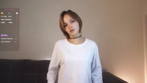 Elvi online show from November 2025 07:02:01 PM