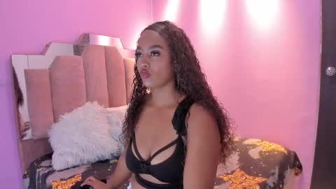 Danfne Torres online show from November 2025 12:15:01 PM