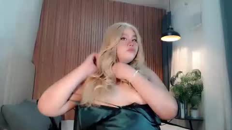 Snapshot of dangerous_womanxx chatting on December 2025 06:50:01 PM Ms. K online show from December 2025 06:50:01 PM