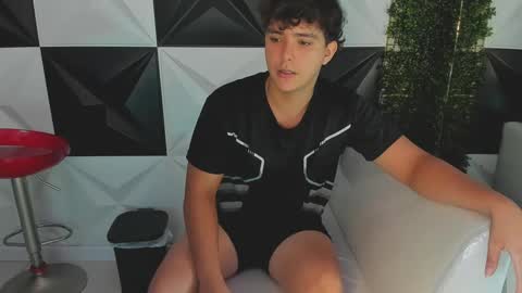 dani_cumboy online show from October 2025 02:40:02 PM