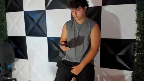 dani_cumboy online show from October 2025 02:35:02 PM