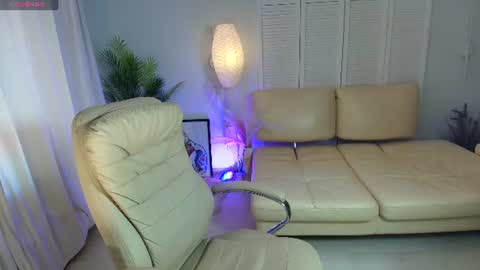 Snapshot of dani_kittys chatting on June 2026 08:52:01 AM dani_kittys online show from June 2026 08:52:01 AM