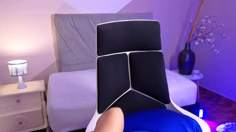 dania22_ online show from April 2026 02:41:01 PM