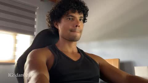 Snapshot of daniel0910s chatting on December 2025 05:52:01 PM Daniel online show from December 2025 05:52:01 PM