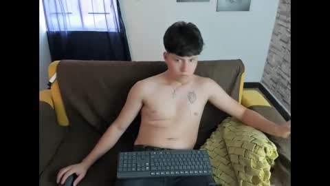 daniel_leon_c online show from May 2026 07:00:01 PM