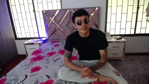 daniel_velez26 online show from May 2026 01:41:01 PM