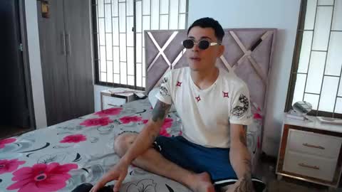 daniel_velez26 online show from May 2026 08:59:01 PM