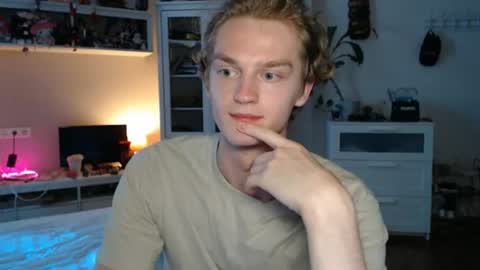 Snapshot of daniel_yumm chatting on July 2026 04:07:02 AM Daniel online show from July 2026 04:07:02 AM