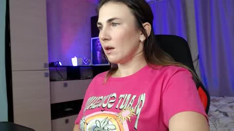 Daniela Cooper online show from October 2025 06:41:02 PM