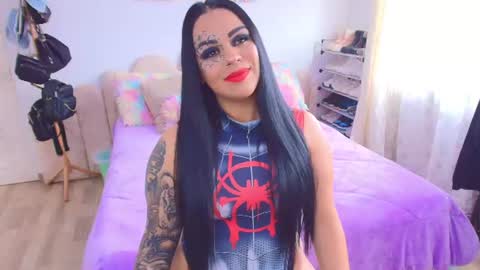Snapshot of danielacortes03 chatting on August 2026 06:55:01 PM I think I will close this page please leave me a message if you want to know about me online show from August 2026 06:55:01 PM