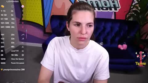 danielareign online show from November 2025 05:58:02 PM