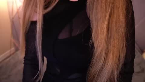 danielareign online show from April 2026 08:40:02 AM