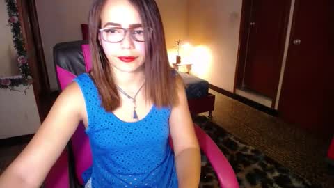 Snapshot of danielle_rose_ chatting on February 2026 04:27:02 PM Angie online show from February 2026 04:27:02 PM