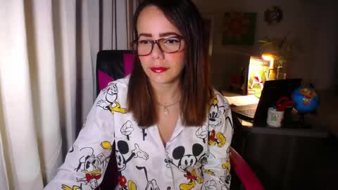 Snapshot of danielle_rose_ chatting on April 2026 04:04:02 PM Angie online show from April 2026 04:04:02 PM