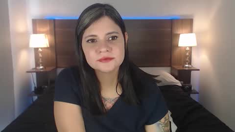 daniellerain online show from November 2025 05:37:02 PM